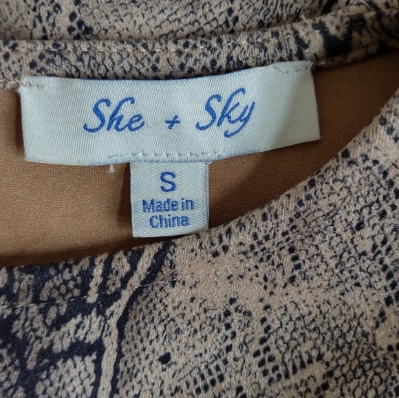 She + Sky Snake Print Mini Shift Dress Short Sleeve Soft Structure Fabric Size S - Picture 8 of 10